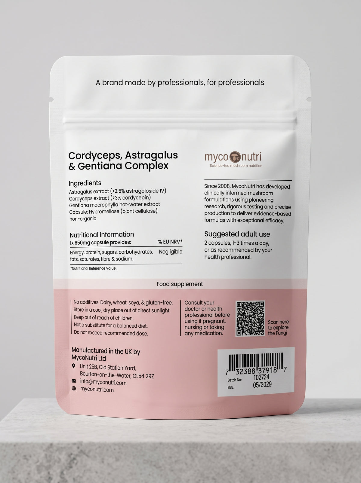 Back view of the MycoNutri Cordyceps, Astragalus & Gentiana pouch showing guaranteed active yields of >3% cordycepin and >2.5% astragaloside IV alongside the allergen-free guarantee.